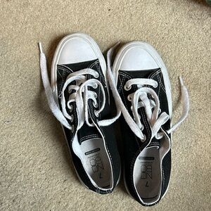 No Boundaries Classic Lace Up Sneakers with Memory Foam